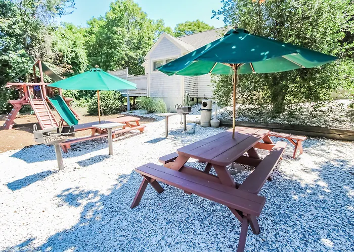 Holly Tree Resort
